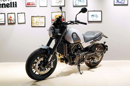 贝纳利摩托车品牌>幼狮 Leoncino 500报价车型图片-摩托范