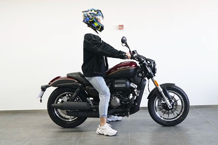 QJMOTOR摩托车品牌>闪300报价车型图片-摩托范