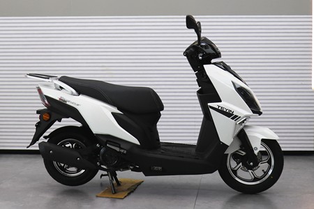 天鹰摩托车品牌>游艇125报价车型图片-摩托范-哈罗摩托