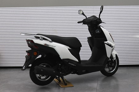 天鹰摩托车品牌>游艇125报价车型图片-摩托范-哈罗摩托