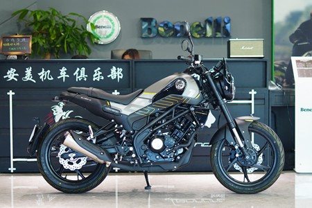 贝纳利摩托车品牌>幼狮 Leoncino 150报价车型图片-摩托范-哈罗摩托