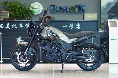 贝纳利摩托车品牌>幼狮 Leoncino 150报价车型图片-摩托范