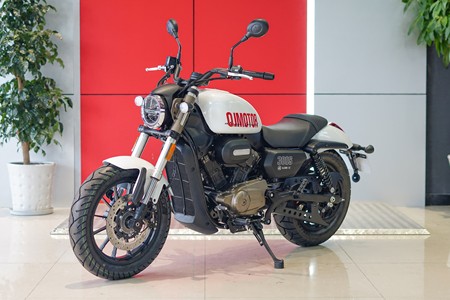 QJMOTOR摩托车品牌>闪300S报价车型图片-摩托范