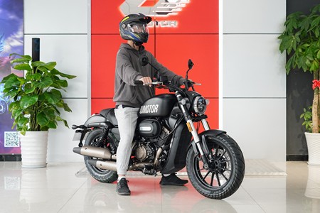 QJMOTOR摩托车品牌>闪300报价车型图片-摩托范