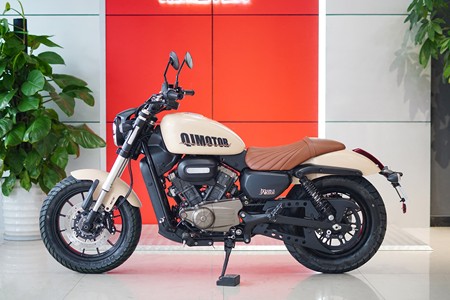 QJMOTOR摩托车品牌>闪300报价车型图片-摩托范