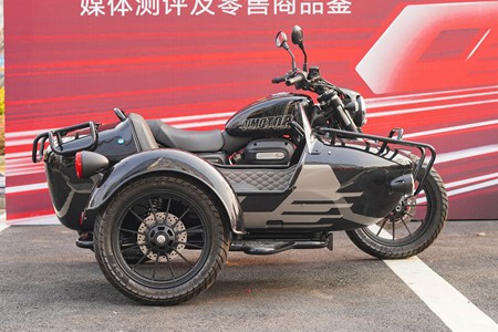 QJMOTOR摩托车品牌>闪300+报价车型图片-摩托范