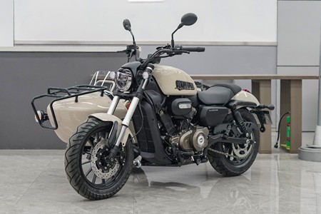 QJMOTOR摩托车品牌>闪300+报价车型图片-摩托范