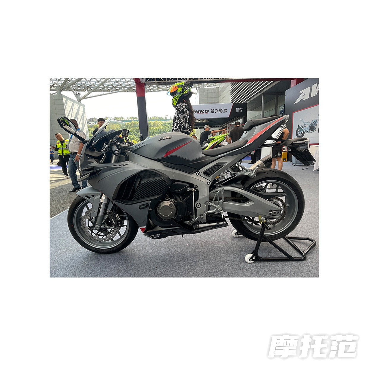  佩刀700