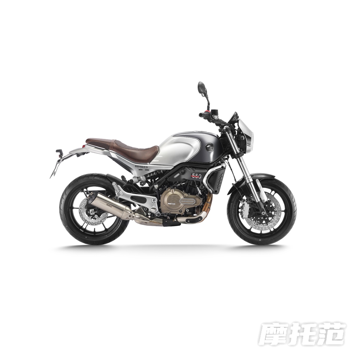 逸550
