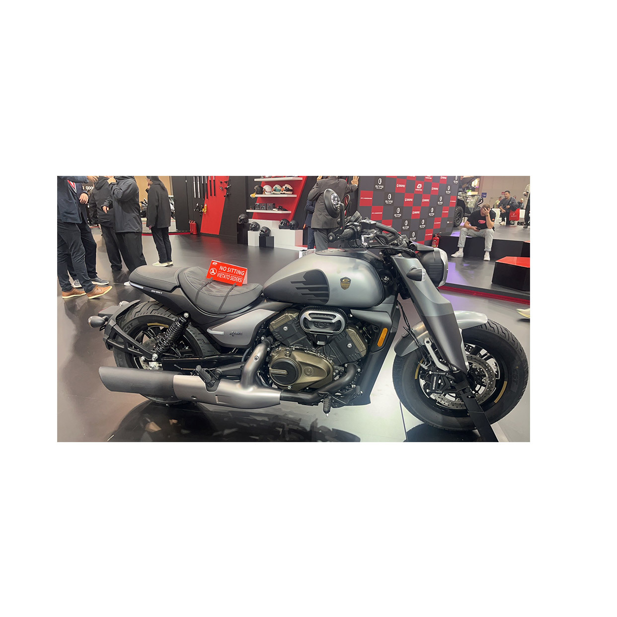  SRV 900 V